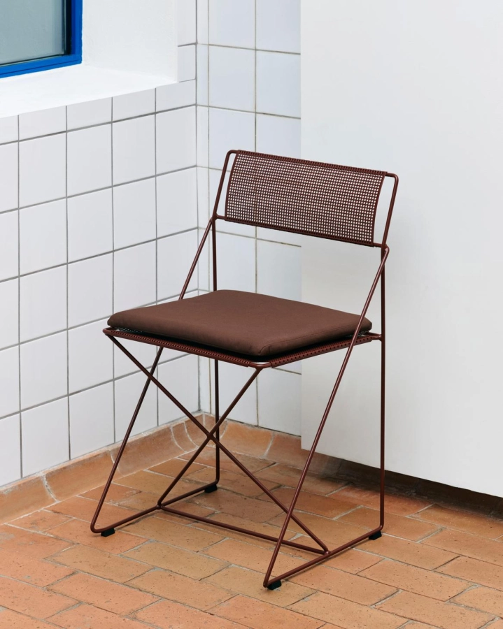 X-Line Chair iron red powder coated seat back and iron red powder coated steel base_Seat Cushion for X-Line Chair Outdoor iron red textile.jpg