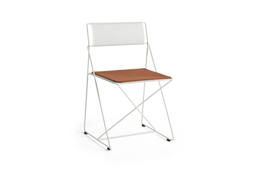 X-Line Chair chalk white powder coated steel seat back_chalk white powder coated steel base_X-Line Seat Pad leather cognac.jpg