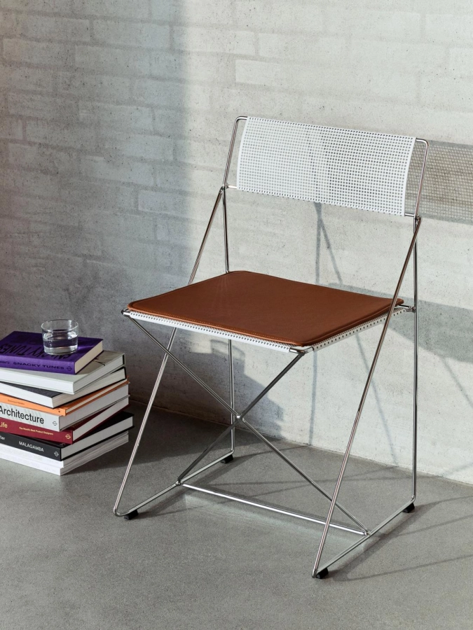 X-Line Chair Indoor chalk white seat and back chromed frame_X-Line Seat Pad Scozia cognac.jpg