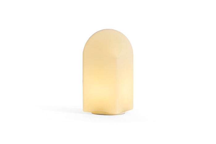 AE398-B523-AH47_Parade Portable Lamp 240 shell white_on.jpg