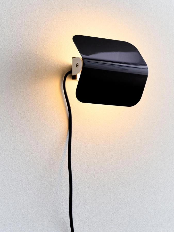 Apex Wall Lamp iron black.jpg