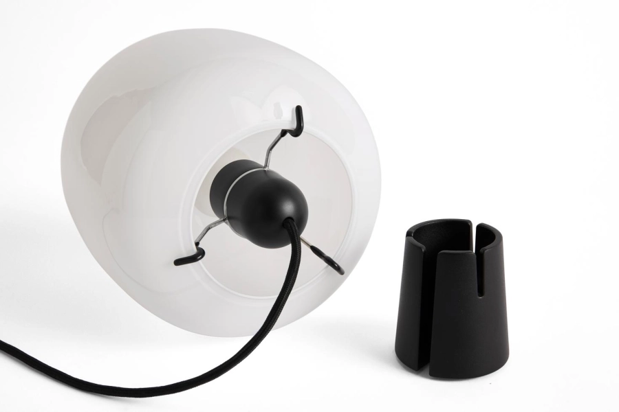 AE907-A577-AR62_Buoy Table Lamp glass 300_soft black cord set_detail.jpg