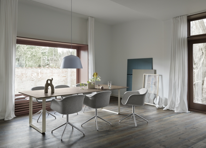 70-70-smoked-oak-sand-ambit-Ø55-light-blue-fiber-armchair-swivel-chrome-clay-12-ridge-vase-muuto-org_7.jpg