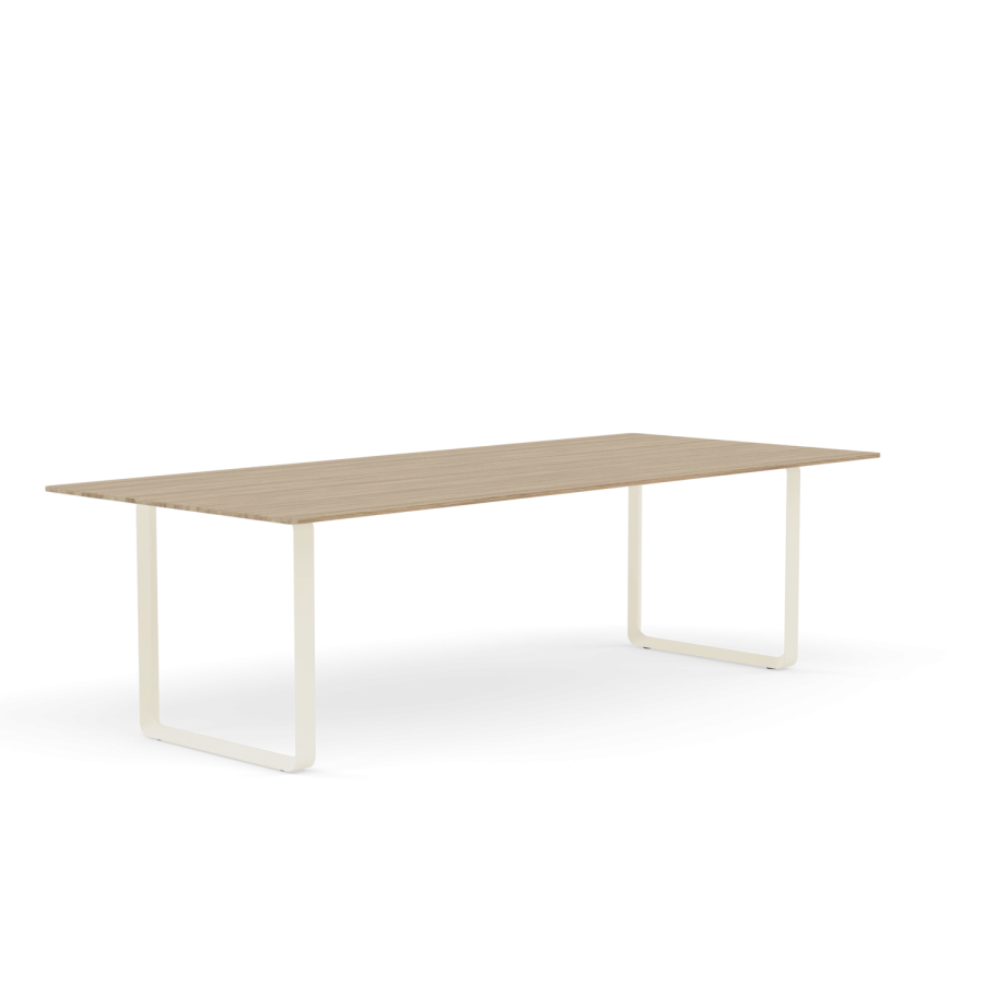70-70-table-255x100.5-cm-oiled-oak-sand-Muuto-4000x4000-rendering-angle_8.png