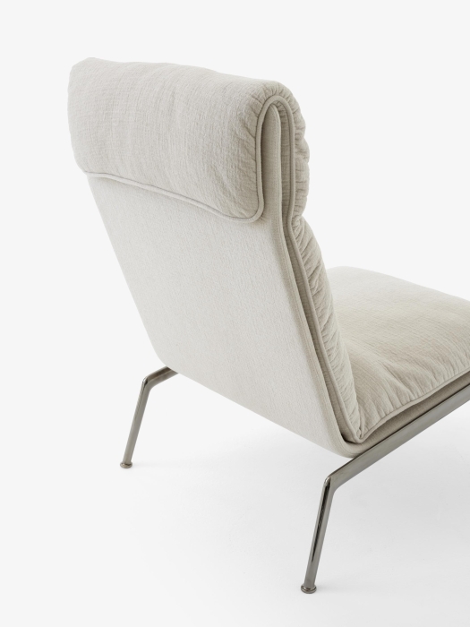 Muno Lounge Chair LN16_Chrome Legs w. Cifrado 0221_Detail.jpg