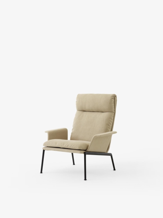 Muno Lounge Chair LN17_Warm Black Legs w. Clay 0007_Angled Front.jpg