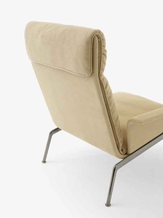 Muno Lounge Chair LN17_Chrome Legs w. Clay 0007_Detail.jpg