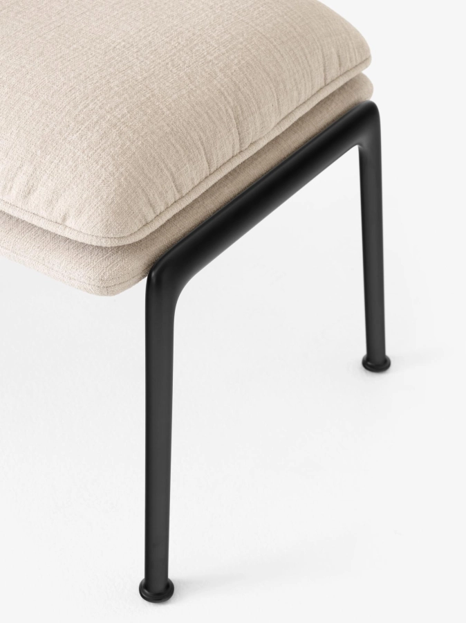 Muno Footstool LN20_Warm Black Legs w. Cifrado 0221_Detail.jpg
