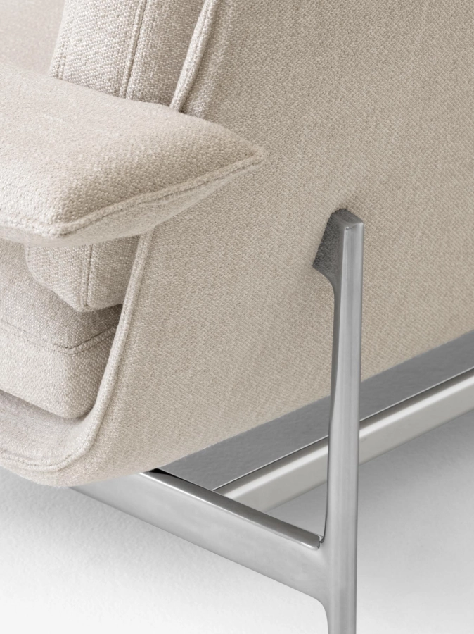 Meantime Sofa AV30_AV31_Polished Aluminium Base w. Ecriture 0210_Detail.jpg