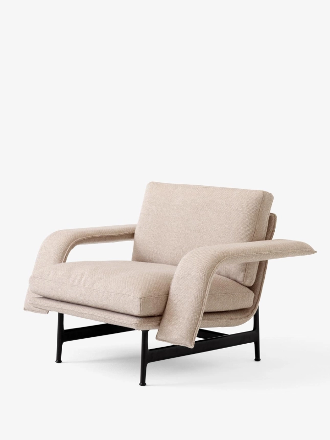 Meantime Lounge Chair AV29_Warm Black Base w. Hallingdal 0220_Angled Front.jpg