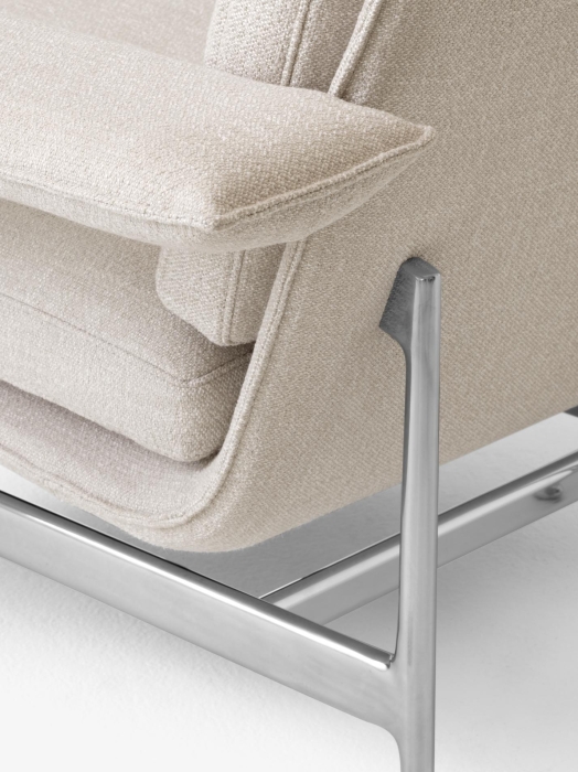 Meantime Lounge Chair AV29_Polished Aluminium Base w. Ecriture 0210_Detail.jpg