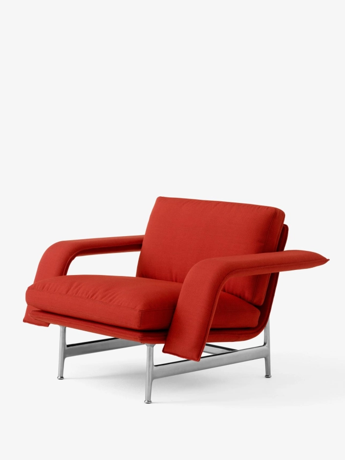 Meantime Lounge Chair AV29_Polished Aluminium Base w. Fiord 0571_Angled Front.jpg