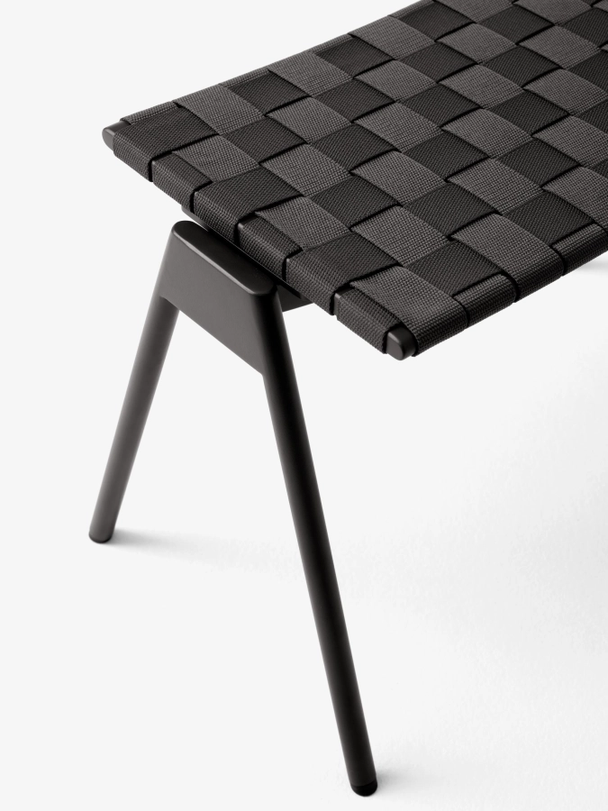 Ville Outdoor Footstool AV46_Warm Black_Detail.jpg