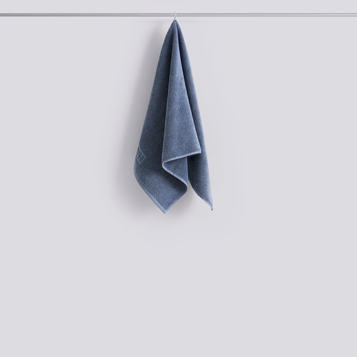 ae742-e153-ap22_variant_mono-hand-towel-organic-steel-blue_gb_1220x1220.jpg