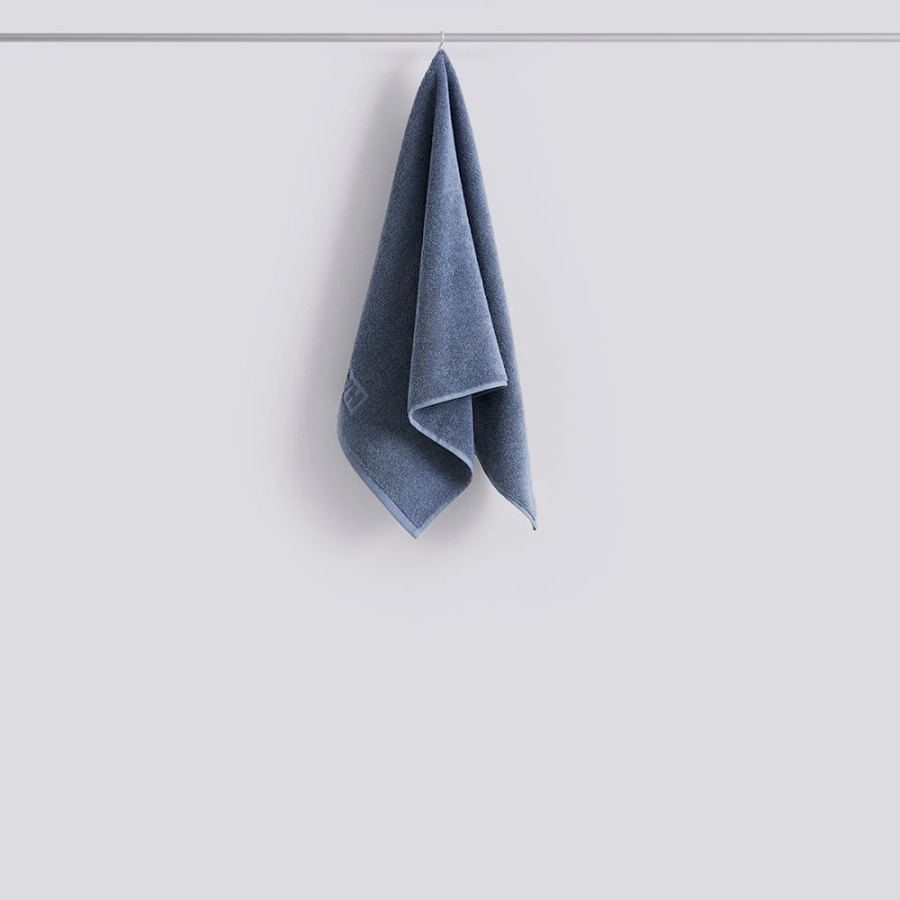 ae742-e153-ap22_variant_mono-hand-towel-organic-steel-blue_gb_1220x1220.jpg