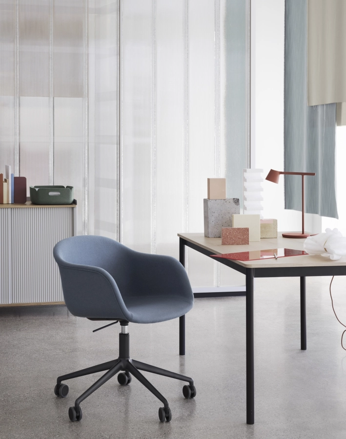 Fiber-armchair-gaslift-divina-154-base-table-tip-enfold-muuto-org_7.jpg