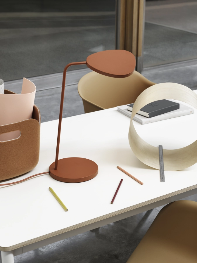 leaf-lamp-restore-fiber-arm-chair-muuto-org_7.jpg