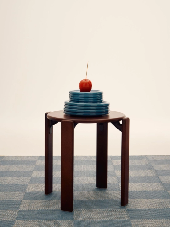 Rey Stool umber_Barro Plate dark blue.jpg