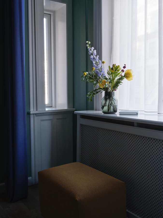 echo-acca-361-silent-vase-15-dark-green-muuto-org_7.jpg