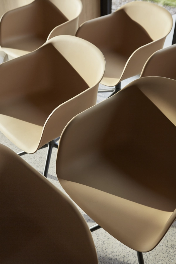 Fiber-armchair-swivel-ochre-black-muuto-org_7.jpg