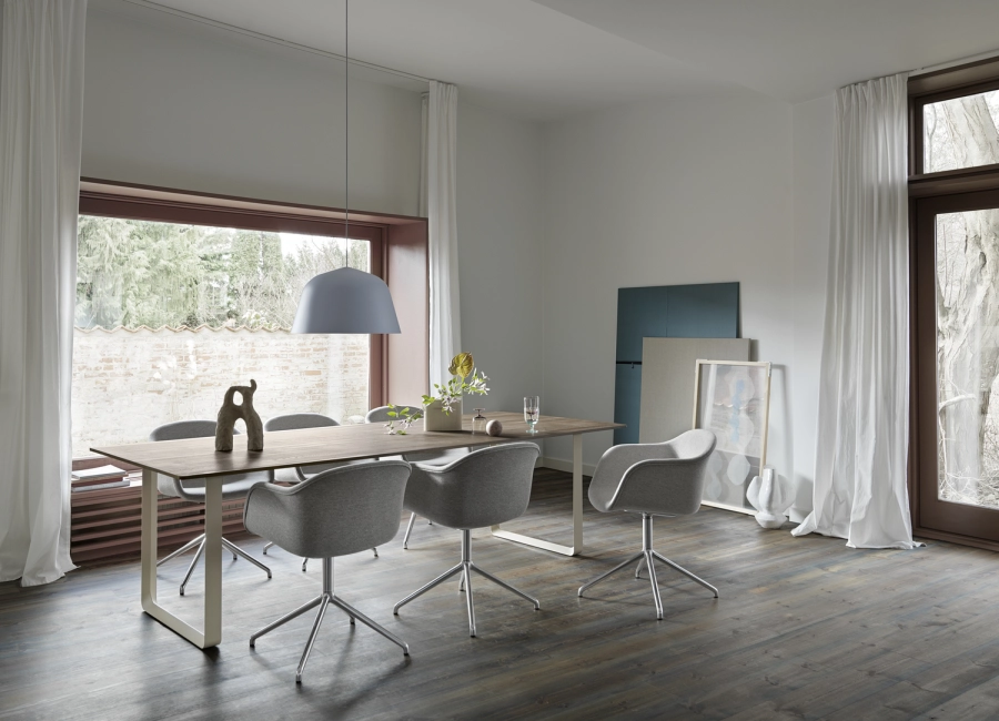 70-70-smoked-oak-sand-ambit-Ø55-light-blue-fiber-armchair-swivel-chrome-clay-12-ridge-vase-muuto-org_7.jpg