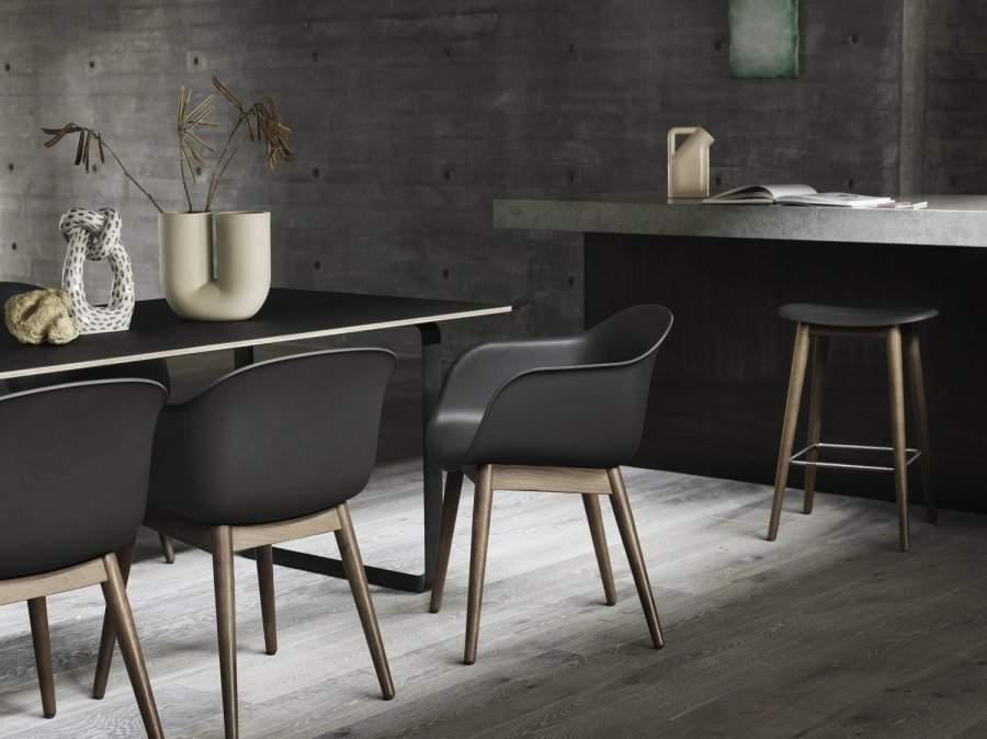 fiber-armchair-fiber-bar-stool-black-stained-dark-brown-70-70-black-kink-vase-muuto-org_7.jpg