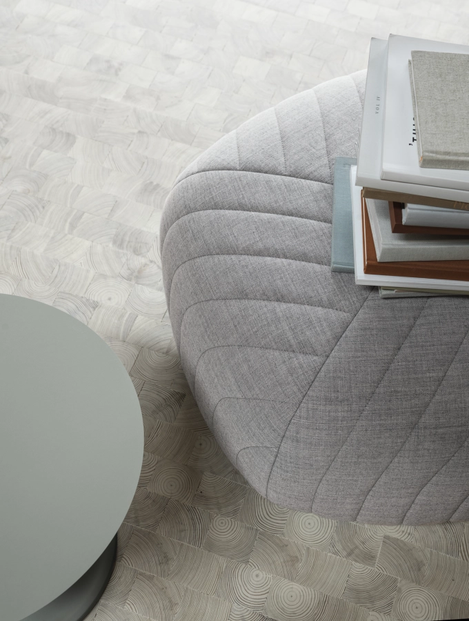 Soft-side-table-dusty-green-Ø48-H40-five-pouf-remix-123-muuto-org_7.jpg