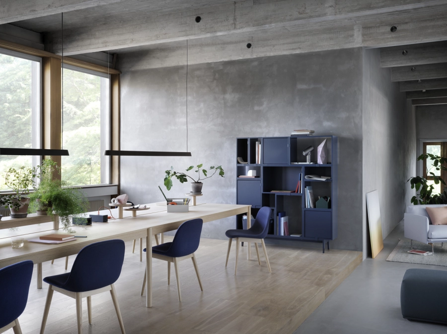 Linear-system-modular-table-config-3-oak-trays-lamp-sketch-toolbox-fiber-side-wood-oak-twill-weave-780-stacked-config-6-muuto-org_7.jpg