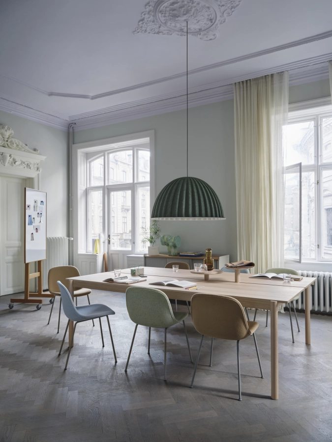 linear-table-oak-under-the-bell-82-dark-green-fiber-side-tube-grey-fiord-721-hallingdal-224-divina-913-raise-enfold-grey-muuto-org_7.jpg