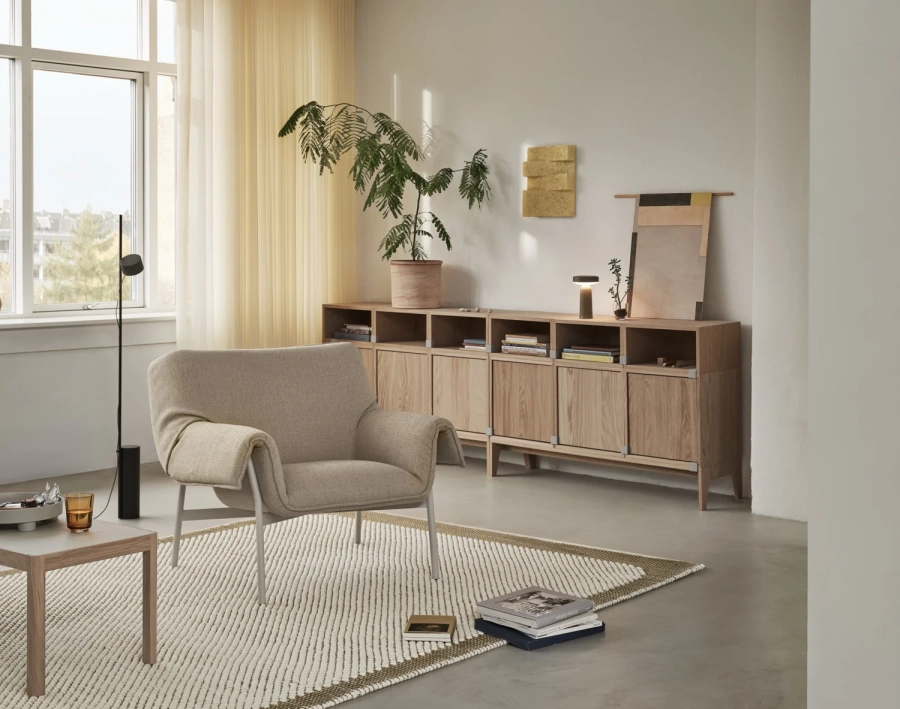 22981-en-wrap-lounge-chair-ecriture-240-grey-workshop-coffee-table-warm-grey-linoleum-pebble-rug-200x300-brown-green-post-raise-stacked-ease-taupe-muuto-org.webp