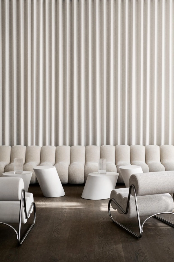 2409_Jagger-Lounge_Tilt-Tables_Fave-Chair_NORR11.jpg