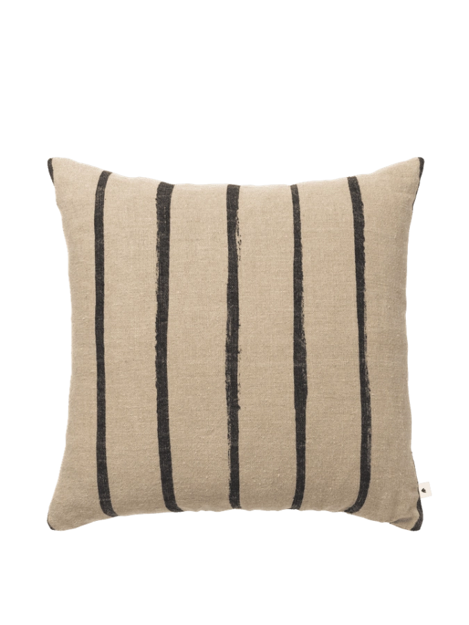 FermLiving_SS25_OleoCushion_NaturalBlack_1104270905_1104270909_1.png