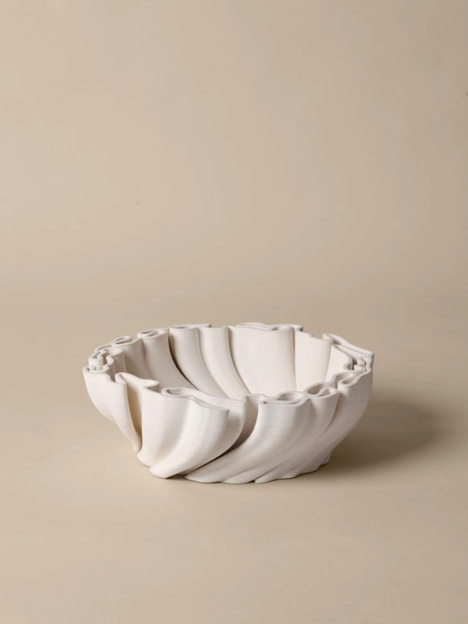 FermLiving_SS25_PackshotsWithBackground_DedaliBowl_Off-white_1104270712.jpg