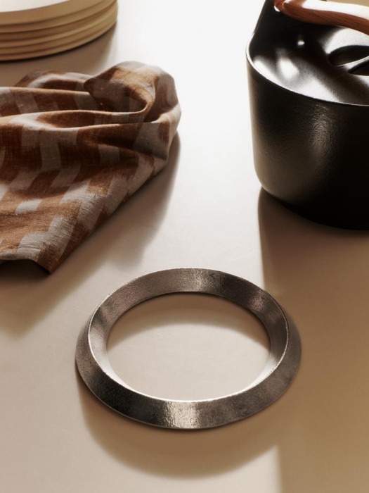 FermLiving_SS25_LeveeTrivet_Aluminium_1104270874_2.jpg
