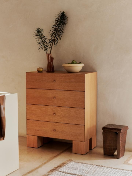 FermLiving_SS25_KubenDrawers_1x4_NaturalOakVeneer_1104271233_ErenaServingBowl_32_Cream_1104270740_SilvaPiece_1104270195_SolaJug_Terracotta_1104270871.jpg