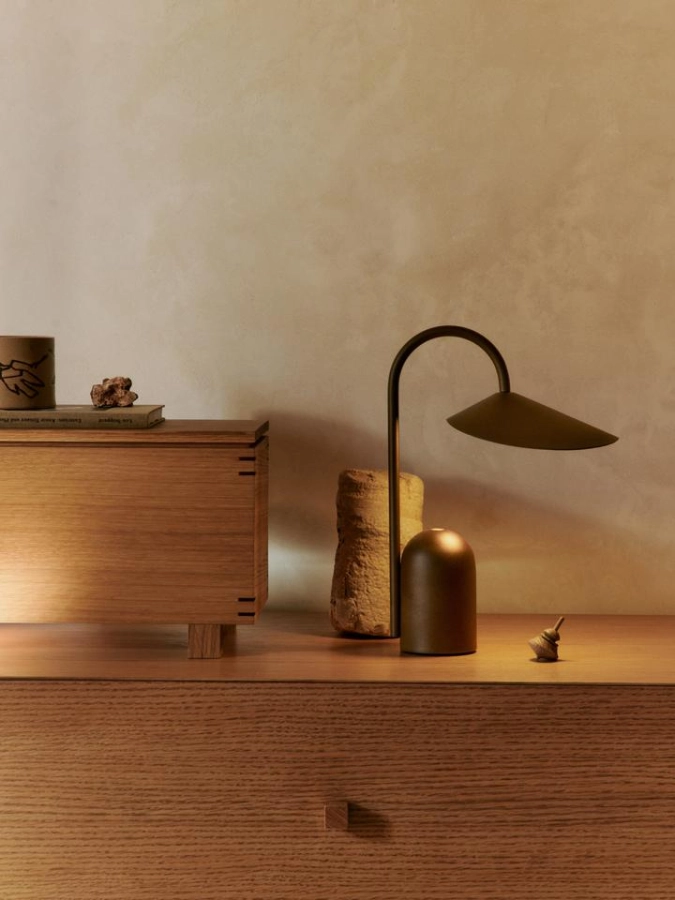 FermLiving_SS25_ArumPortableLamp_DarkChocolate_1104270856_BonWoodenBox_OiledOak_1104270300.jpg
