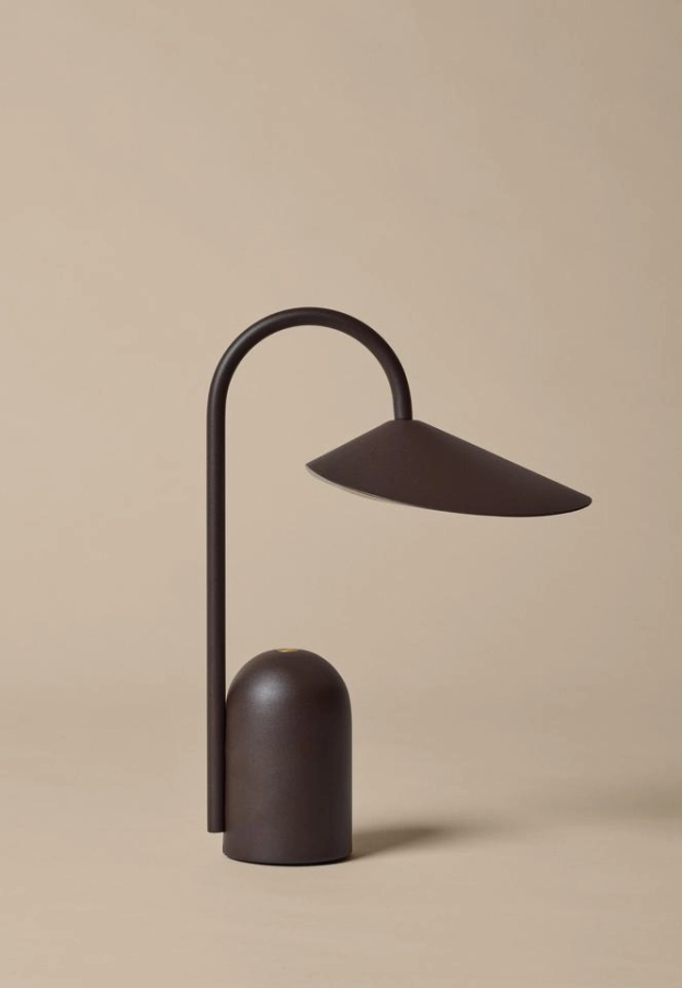 FermLiving_SS25_PackshotsWithBackground_ArumPortableLamp_DarkChocolate_1104270856.jpg