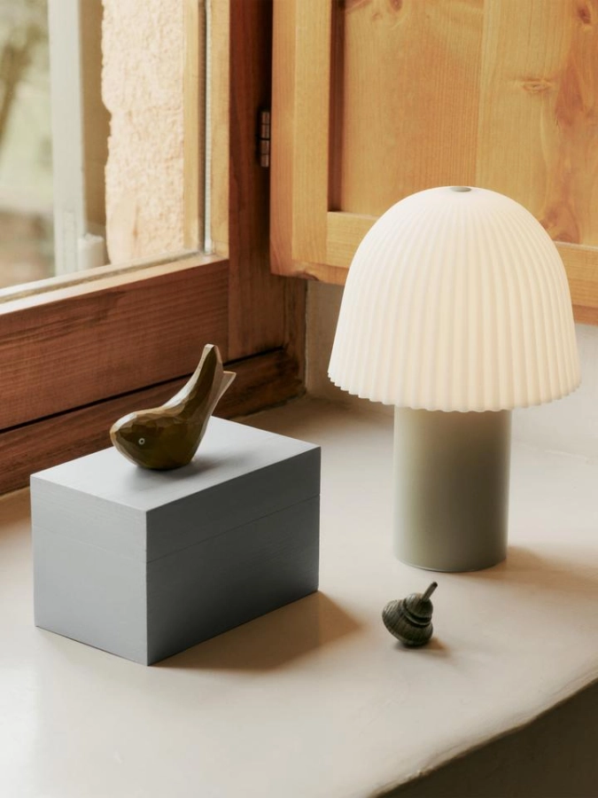 FermLiving_SS25_HarbourBox_Fish_MistBlueAgedGold_1104271087_FrillPortableLamp_CashmereWhite_1104271028.jpg
