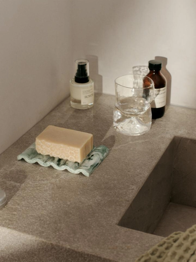 FermLiving_SS25_MistSoapDish_EmeraldOff-white_1104271145_DimpleGlasses_SetOf2_Clear_1104270155.jpg