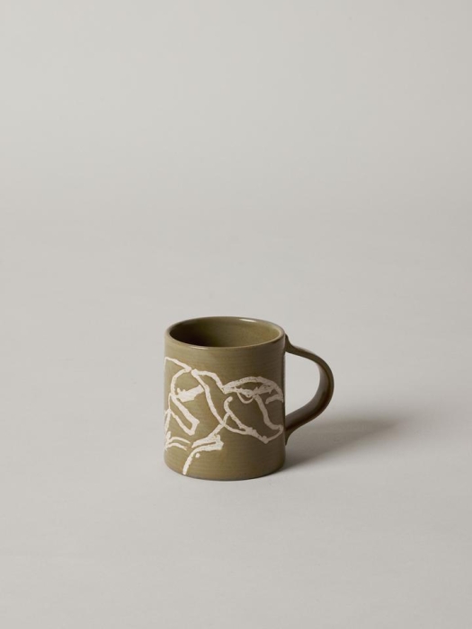 FermLiving_SS25_PackshotsWithBackground_VueloMug_ElmGreen_1104270721.jpg