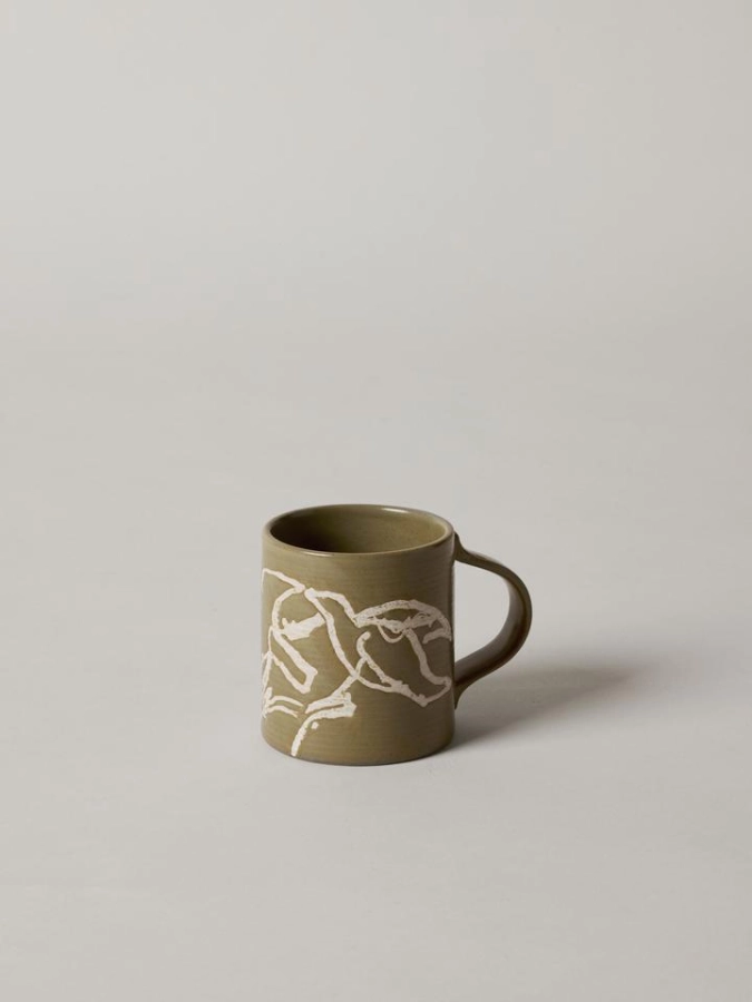 FermLiving_SS25_PackshotsWithBackground_VueloMug_ElmGreen_1104270721.jpg