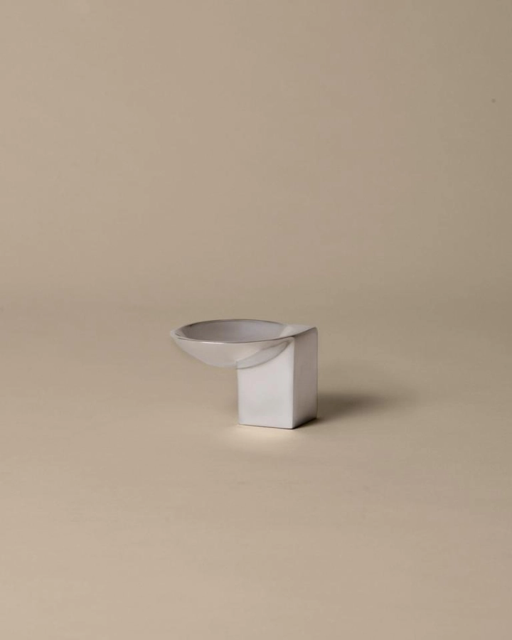 FermLiving_SS25_PackshotsWithBackground_SantanyBowl_Aluminium_Ø9,5_1104270696.jpg