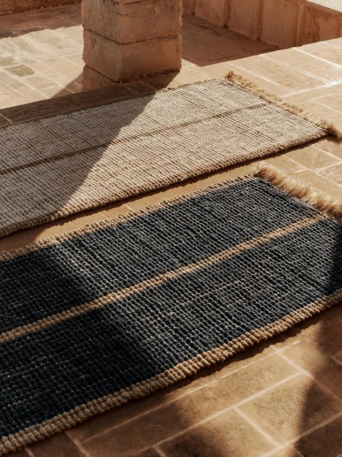 FermLiving_SS25_AthensStripesRunner_80x200_NaturalOff-white_1104270758_AthensStripesRunner_80x200_NaturalInkBlue_1104271283.jpg
