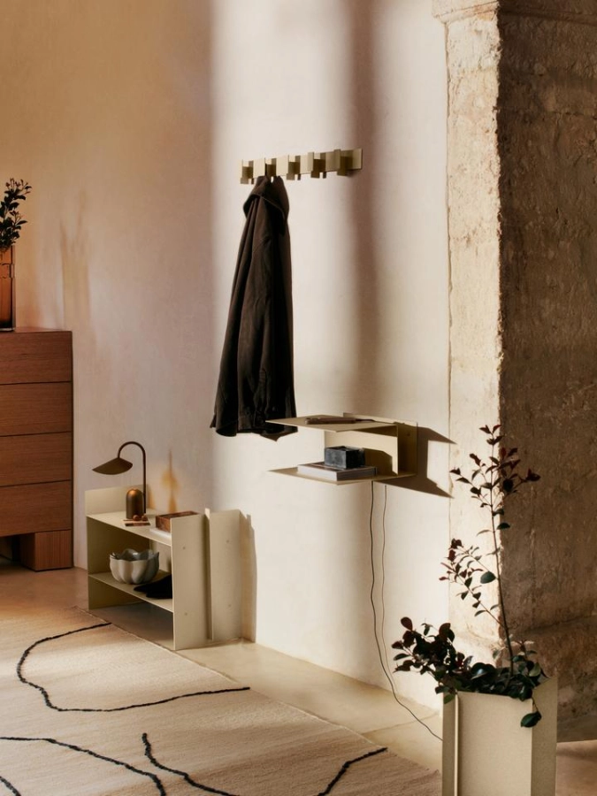FermLiving_SS25_LagerBedsideTable_Cashmere_1104270835_LagerCoatRack_Cashmere_1104270761_LagerLowRack_Cashmere_1104270955.jpg