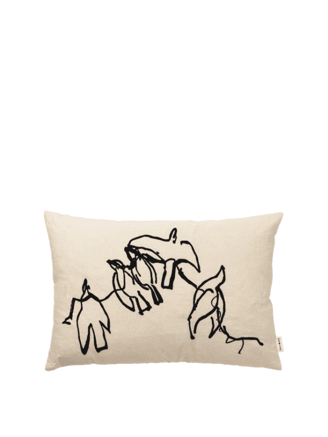 FermLiving_SS25_VueloCushion_Natural_1104270896_1104270900_1.png