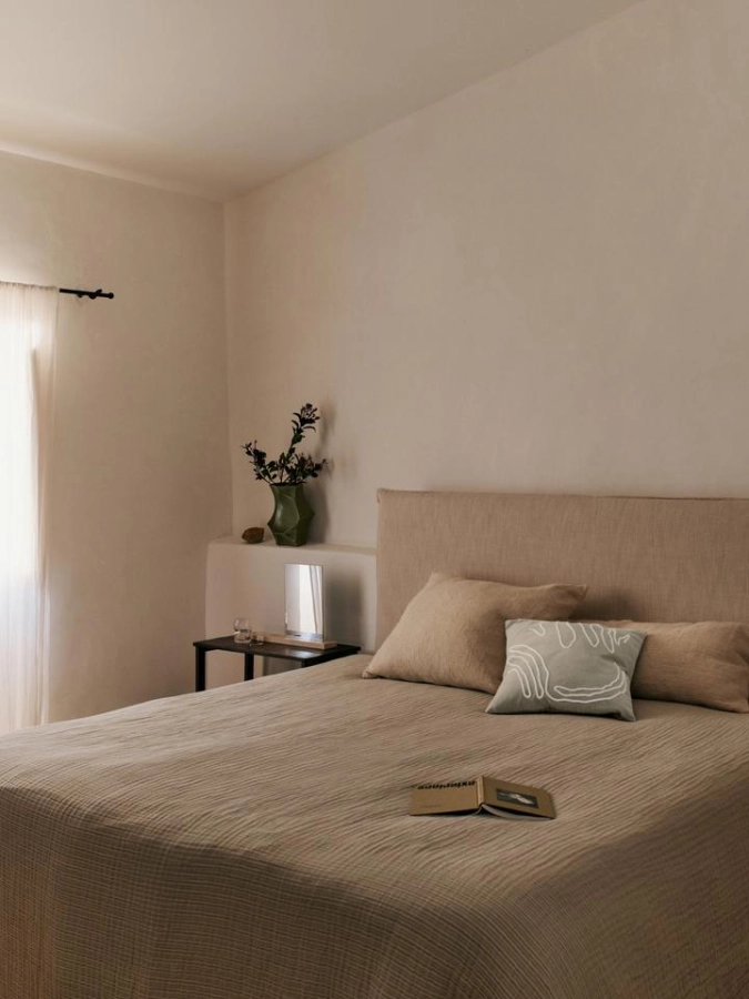 FermLiving_SS25_FinoBedspread_TeaGreenSand_1104270947_ElmGreen_1104271025_1104271046.jpg