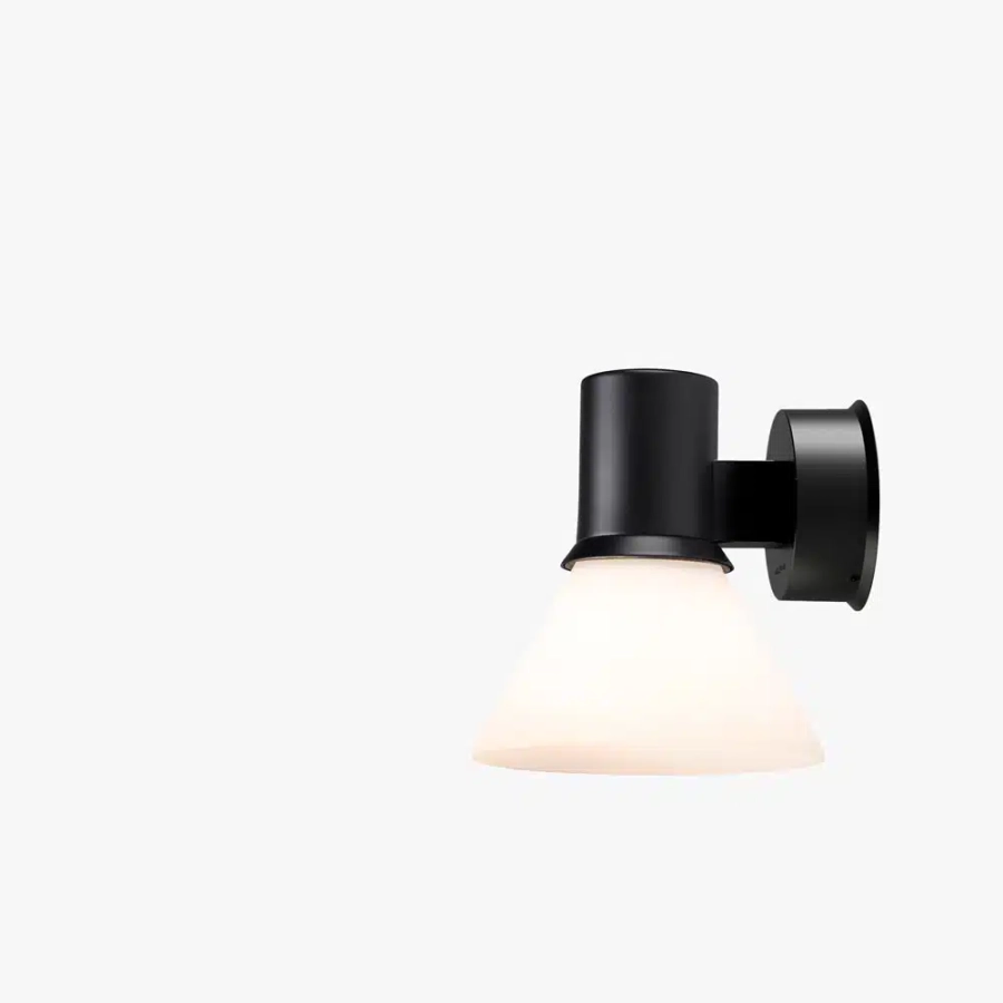 type-80-w4-wall-light-matte-black_3624.CT_.SQ_.W.S2.OB_.jpg.webp