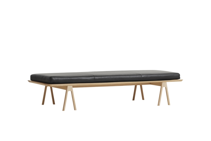 101055_Level daybed_black_oak_exposed.jpg