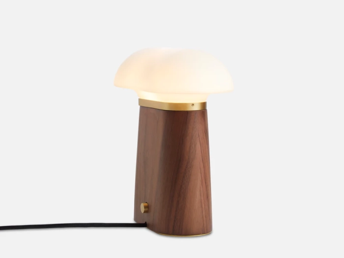 WOUD_137025_139305_Nova_Walnut_2_1.webp