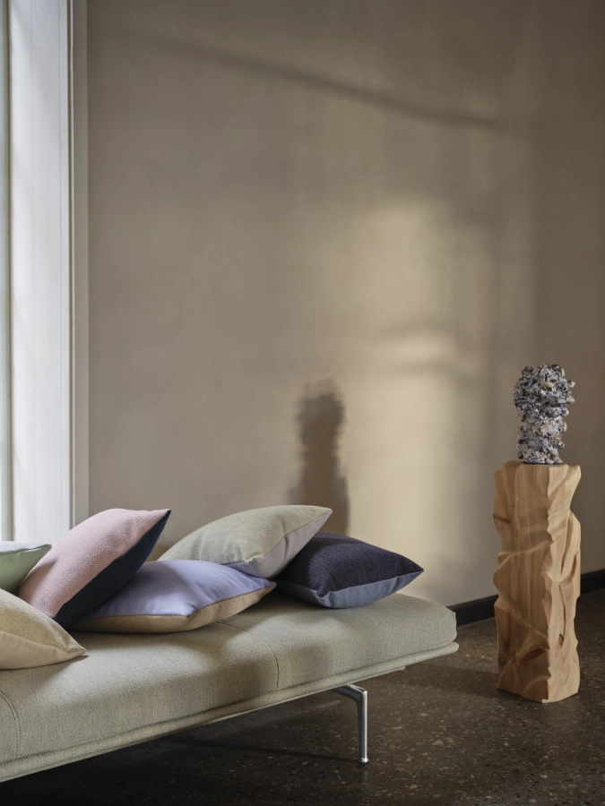 outline-daybed-ecriture-910-alu-mingle-cushion-muuto-org_7.jpg